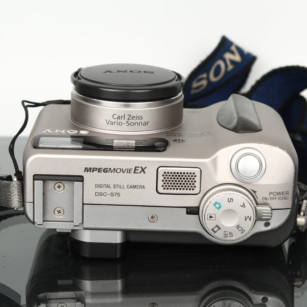 Sony Cyber-shot DSC-S75