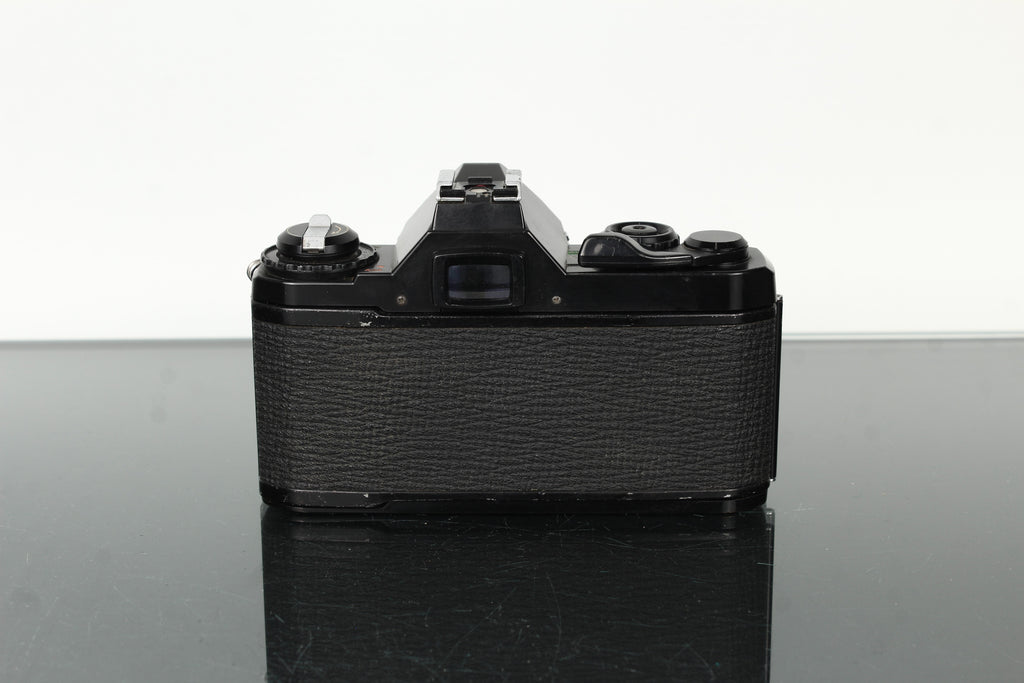 Pentax MV + Pentax-M 28mm f/3.5