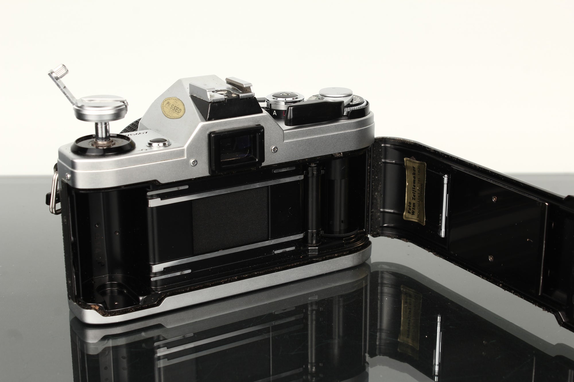 Canon AE-1 + Canon FD 50mm f/1.8