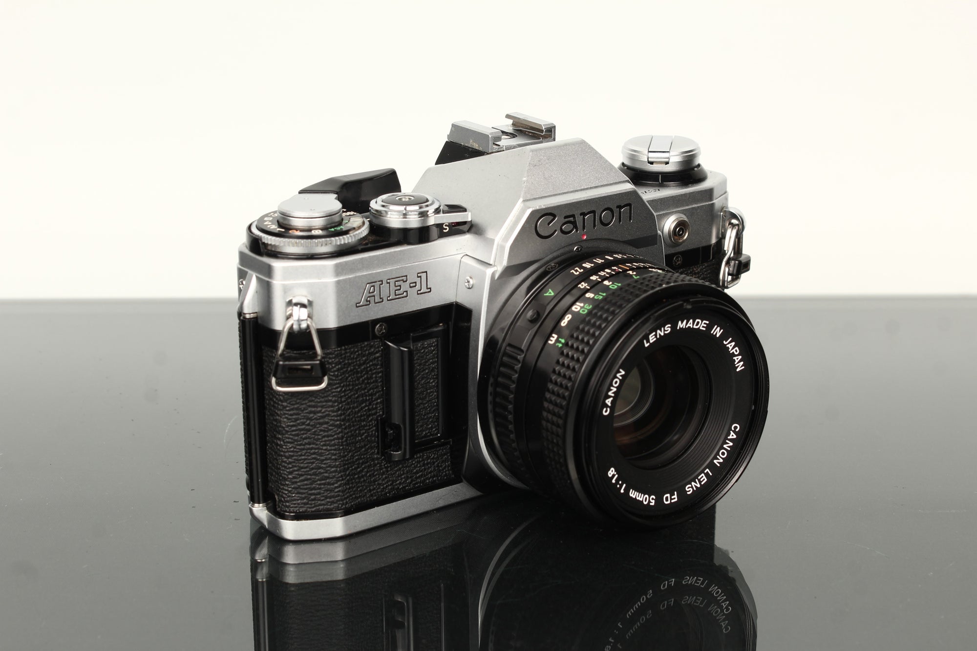 Canon AE-1 + Canon FD 50mm f/1.8