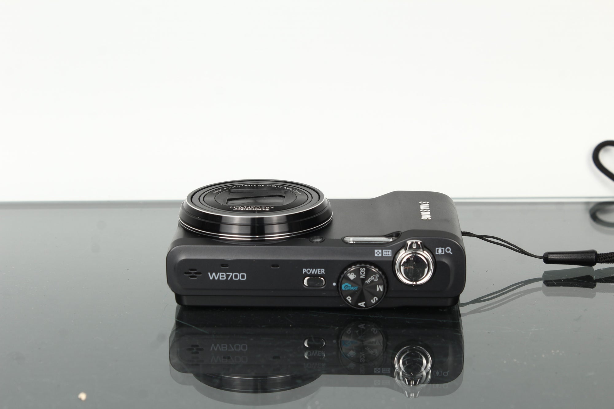 Samsung WB700