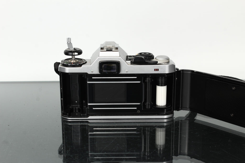 Pentax ME Super + Pentax-M 1:1.7 50mm