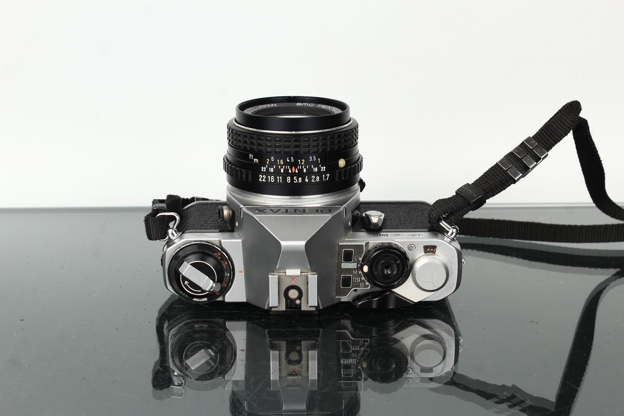 Pentax ME Super + Pentax-M 1:1.7 50mm