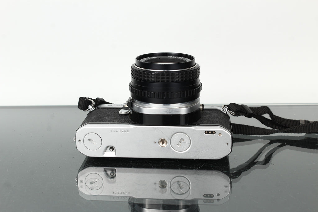 Pentax ME Super + Pentax-M 1:1.7 50mm