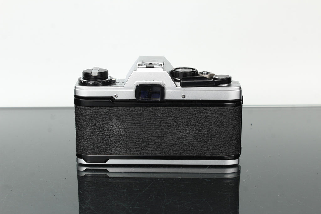 Olympus OM10 + Auto-S 50mm f/1.8