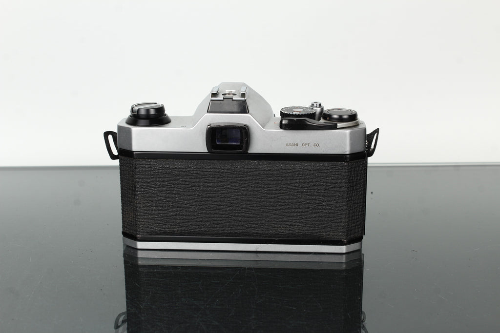 Pentax K1000 + Pentax-M 1:2 50mm