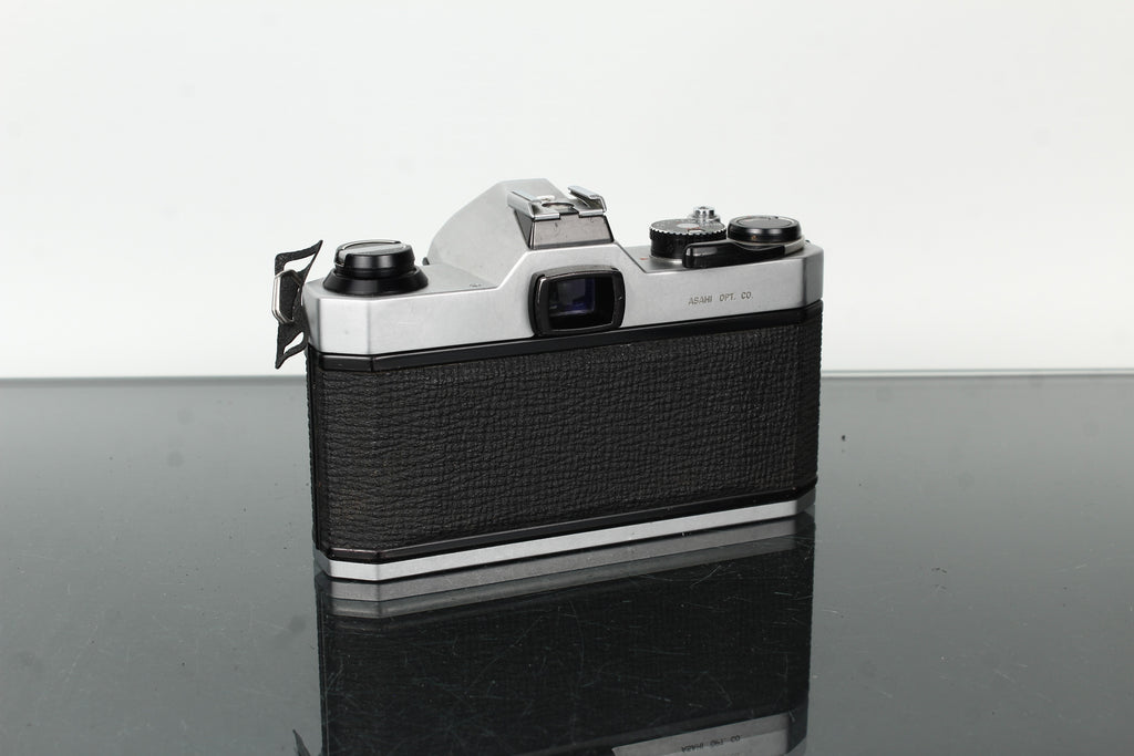 Pentax K1000 + Pentax-M 1:2 50mm