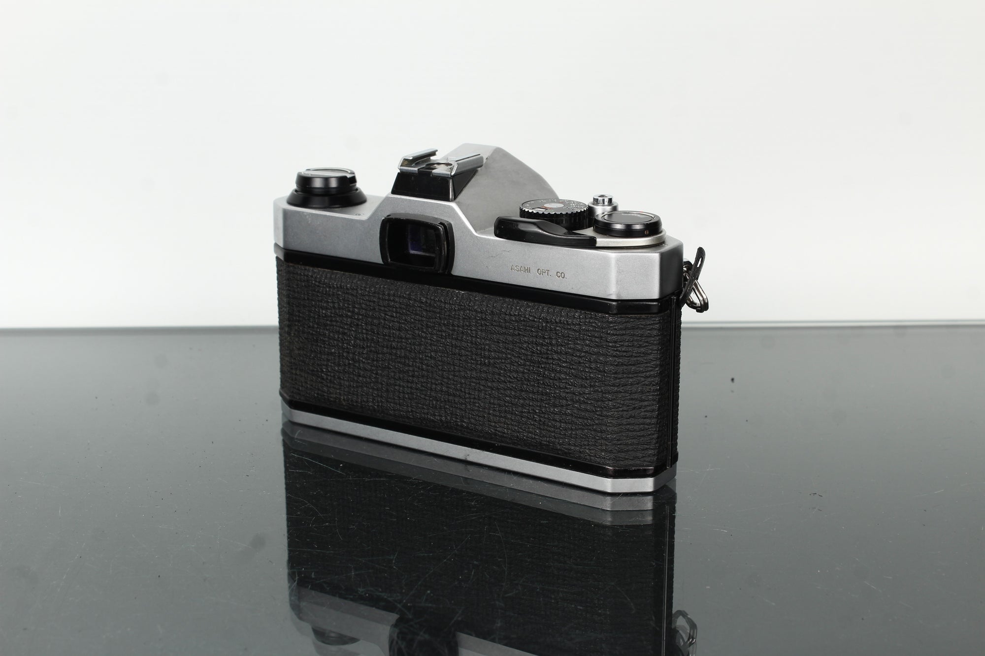 Pentax K1000 + Pentax-M 1:2 50mm