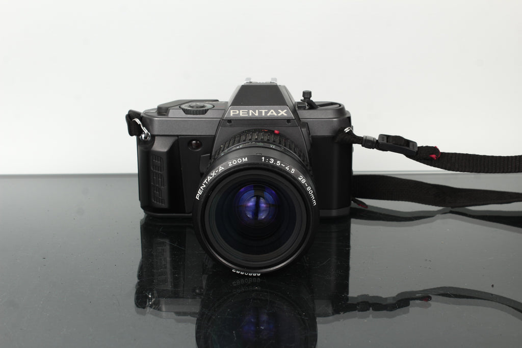Pentax P30 + Pentax-A Zoom 1:3.5-4.5 28-80mm