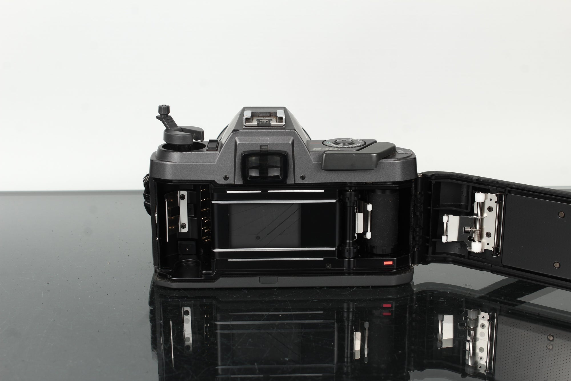 Pentax P30 + Pentax-A Zoom 1:3.5-4.5 28-80mm