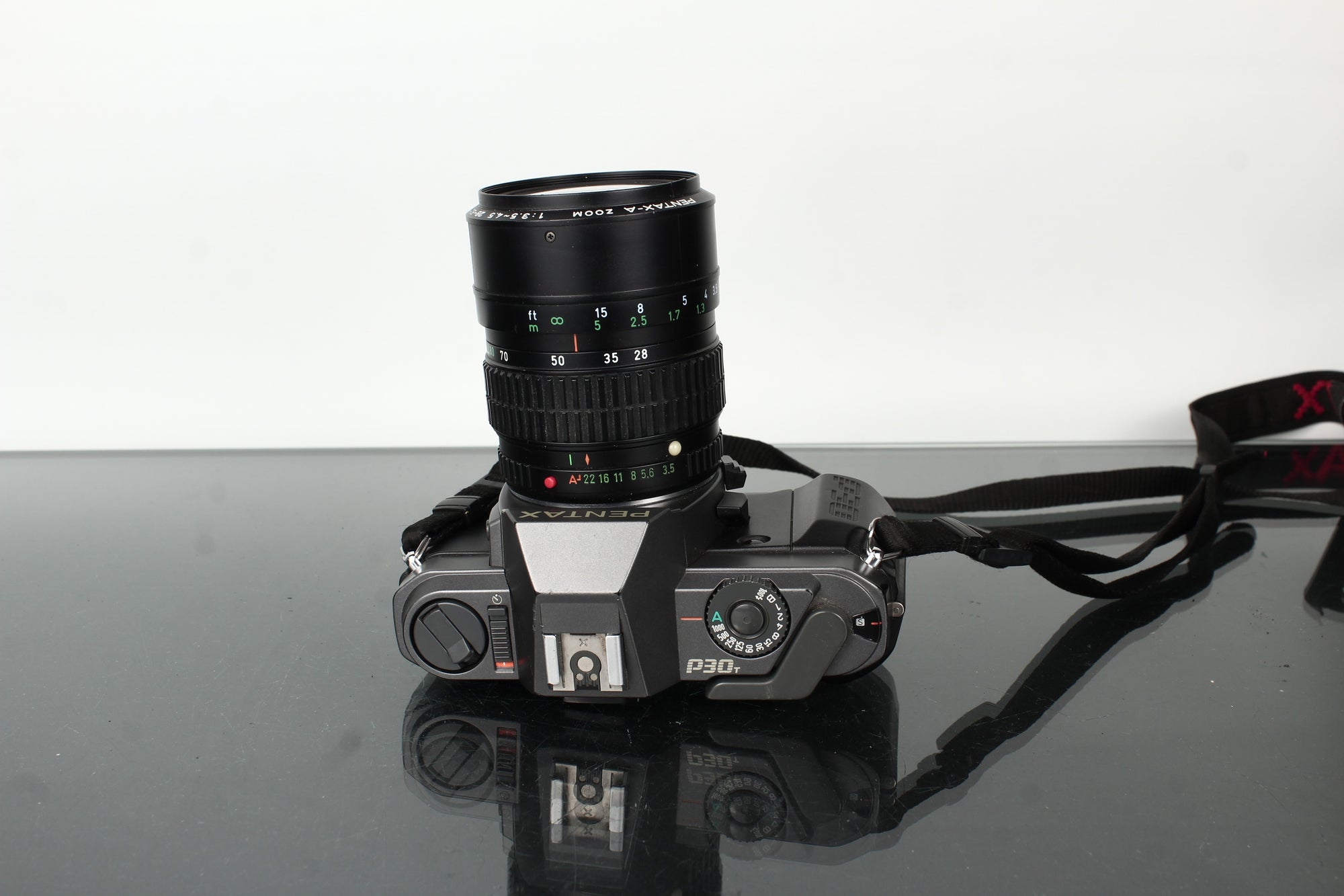 Pentax P30 + Pentax-A Zoom 1:3.5-4.5 28-80mm