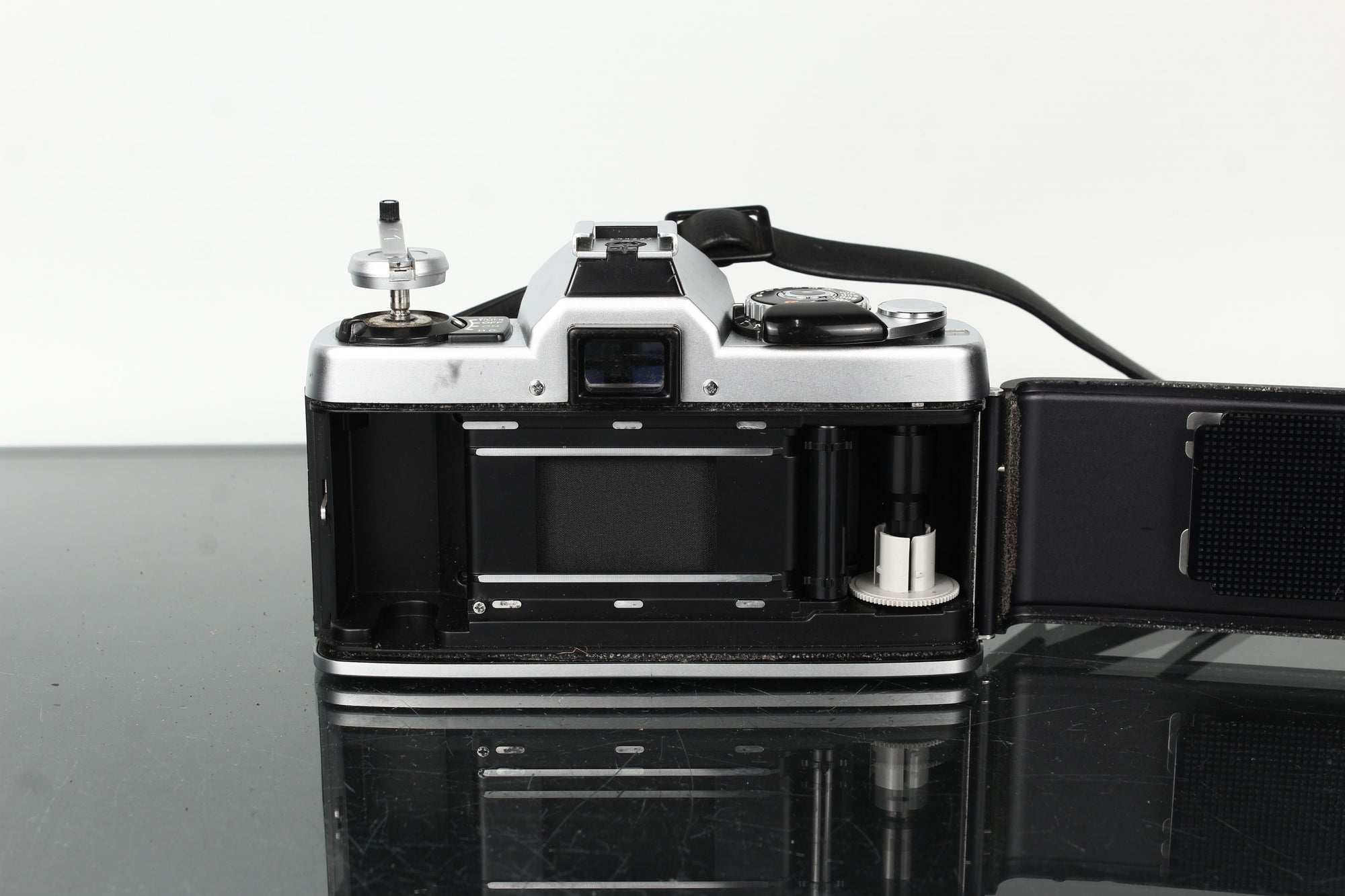 Minolta XG2 + Minolta MD 28mm f/3.5