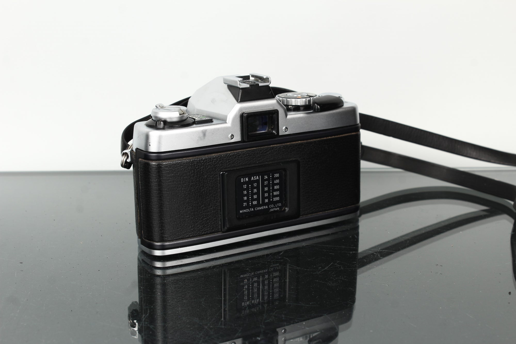 Minolta XG2 + Minolta MD 28mm f/3.5