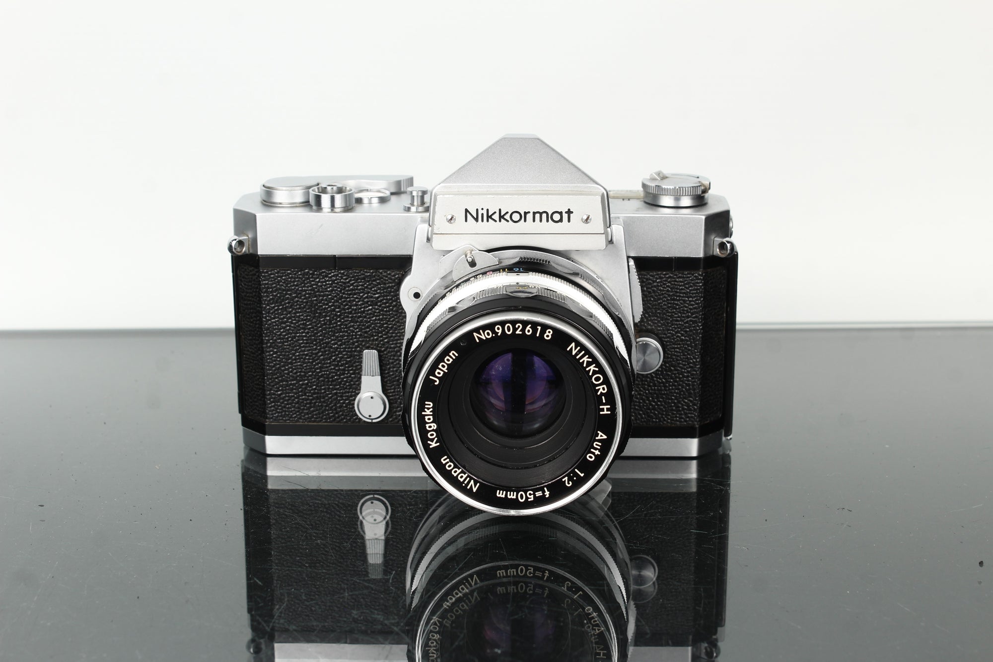 Nikon Nikkormat + Nikkor-H Auto 1:2 50mm