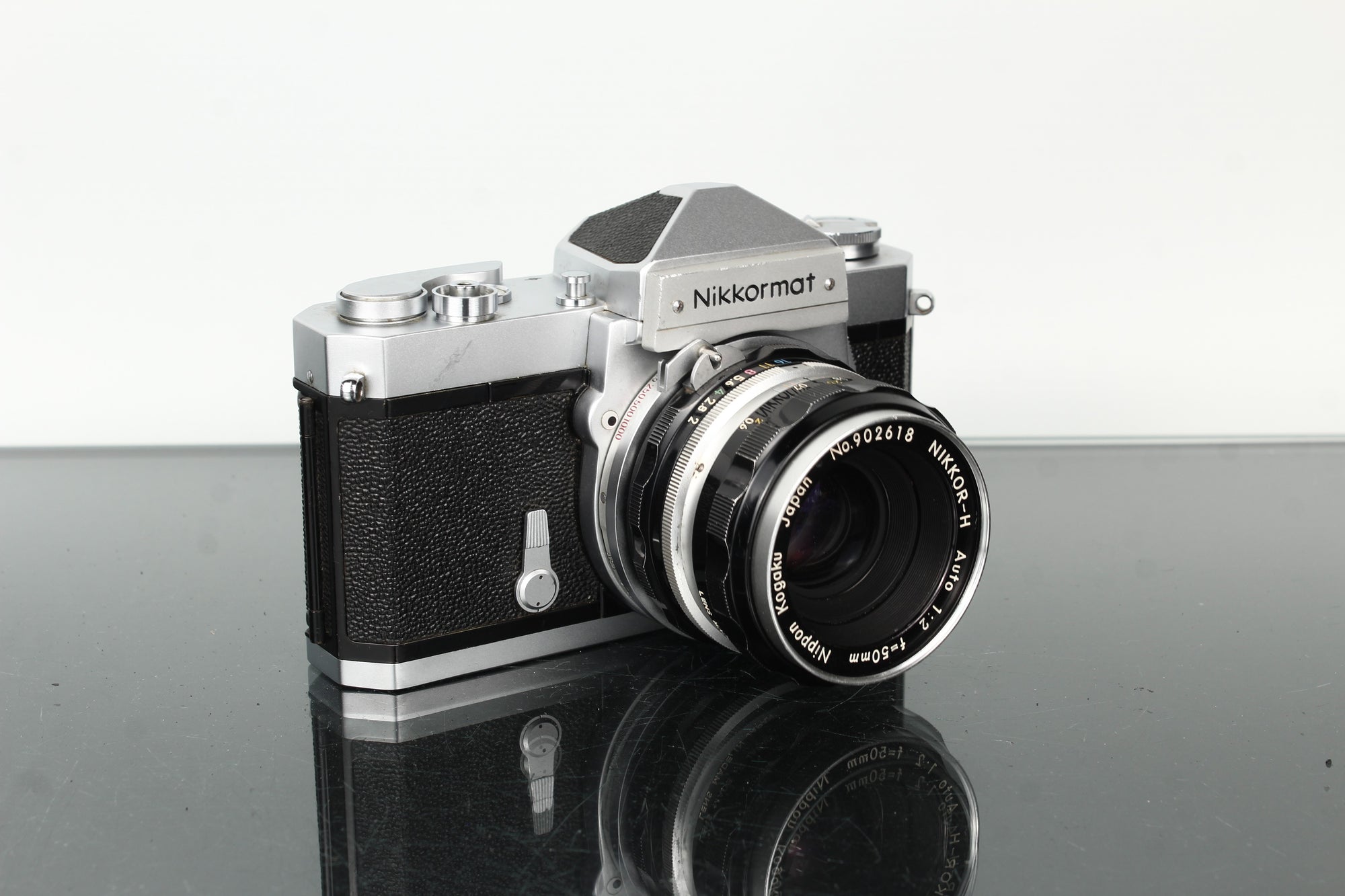 Nikon Nikkormat + Nikkor-H Auto 1:2 50mm