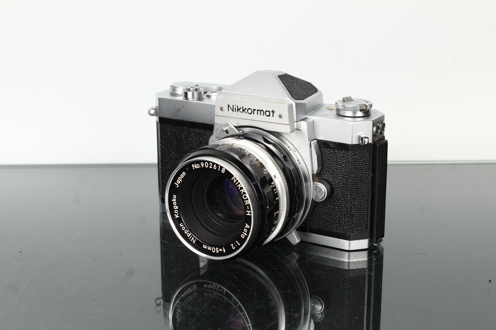 Nikon Nikkormat + Nikkor-H Auto 1:2 50mm