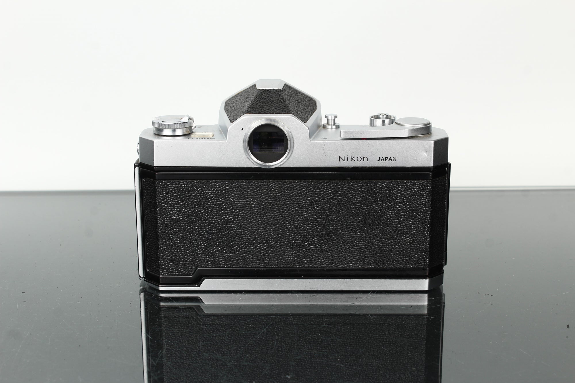 Nikon Nikkormat + Nikkor-H Auto 1:2 50mm