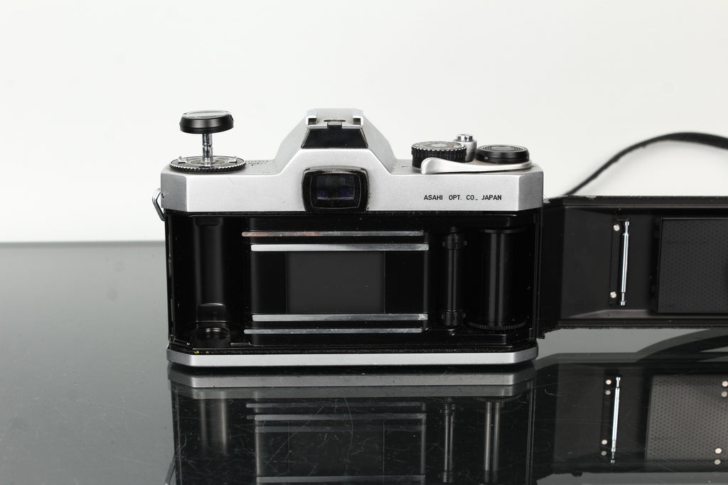 Pentax Spotmatic F + Takumar 1:1.4 50mm