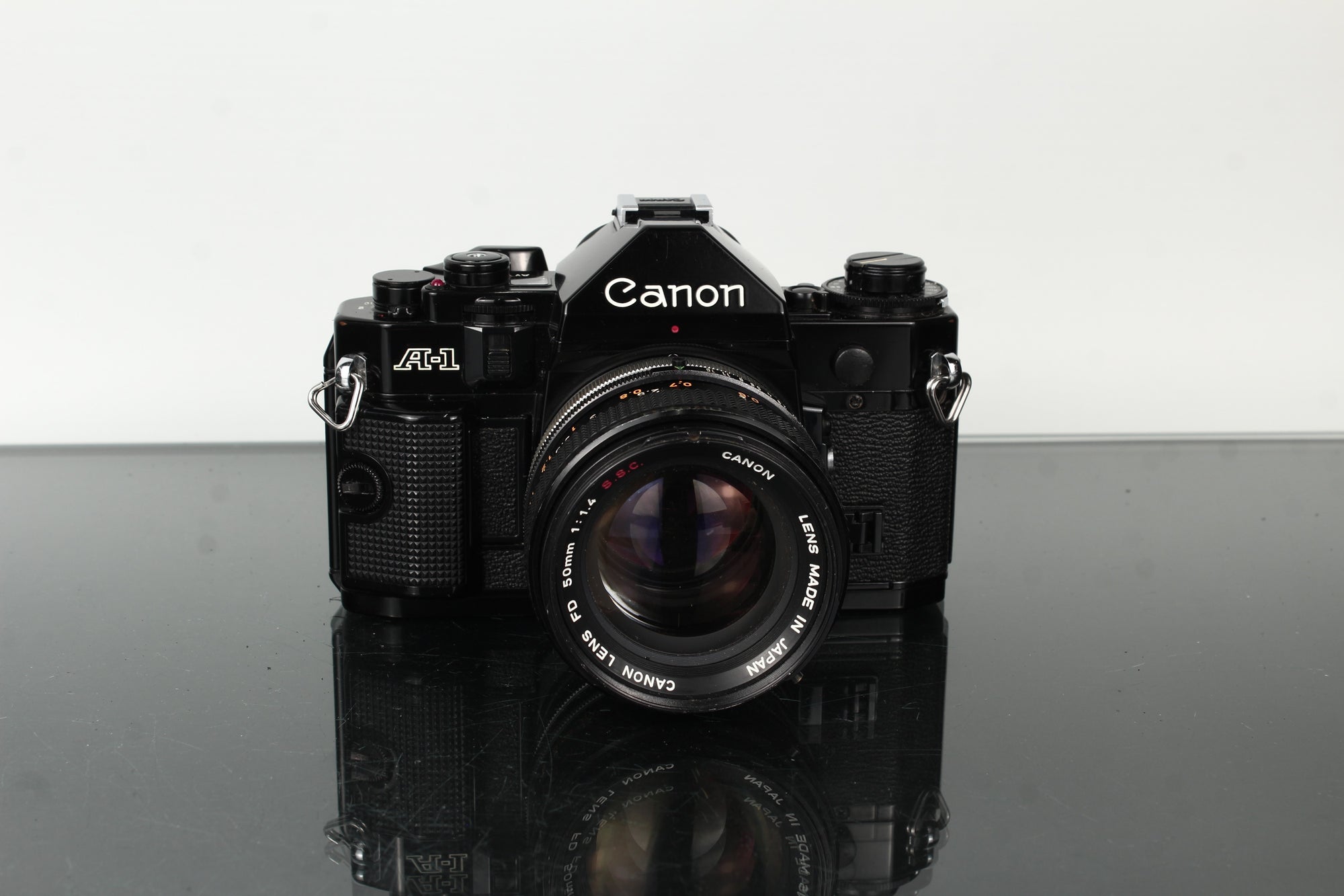Canon A-1 + Canon Lens FD 50mm 1:1.4 SSC