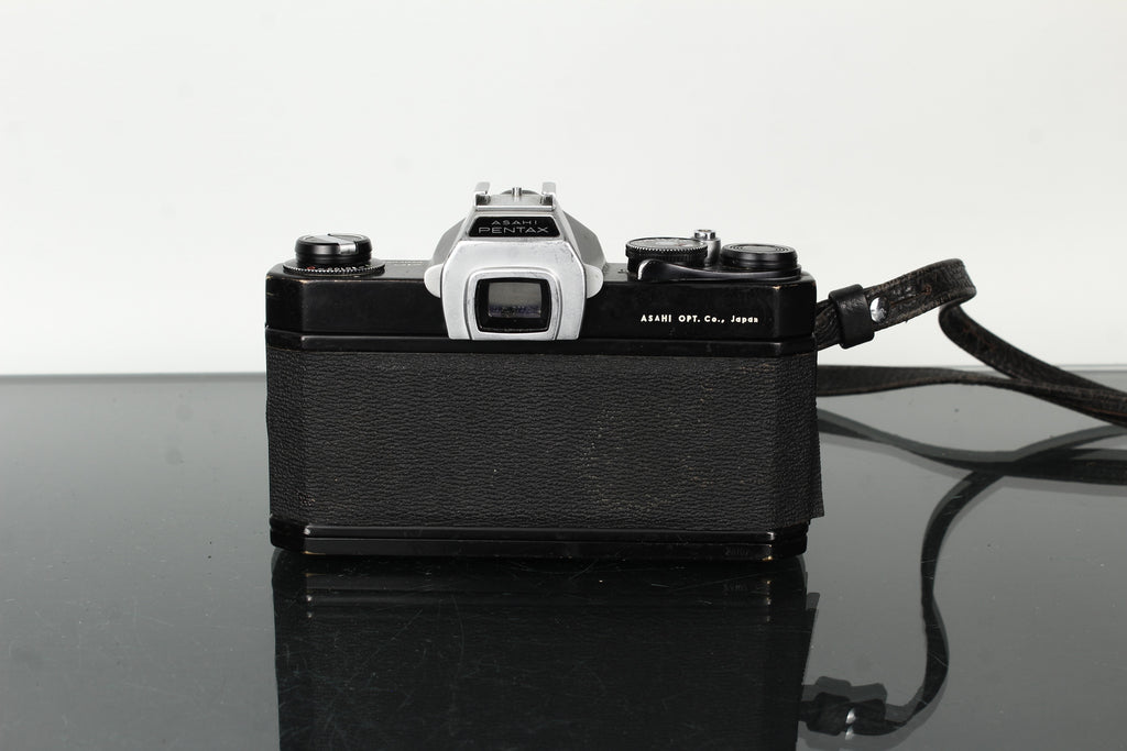 Asahi Spotmatic + Super-Multi-Coated Takumar 1:1.8 55mm