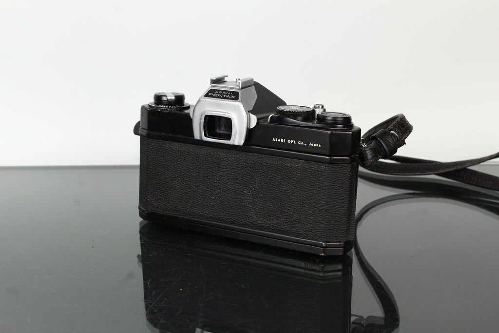 Asahi Spotmatic + Super-Multi-Coated Takumar 1:1.8 55mm