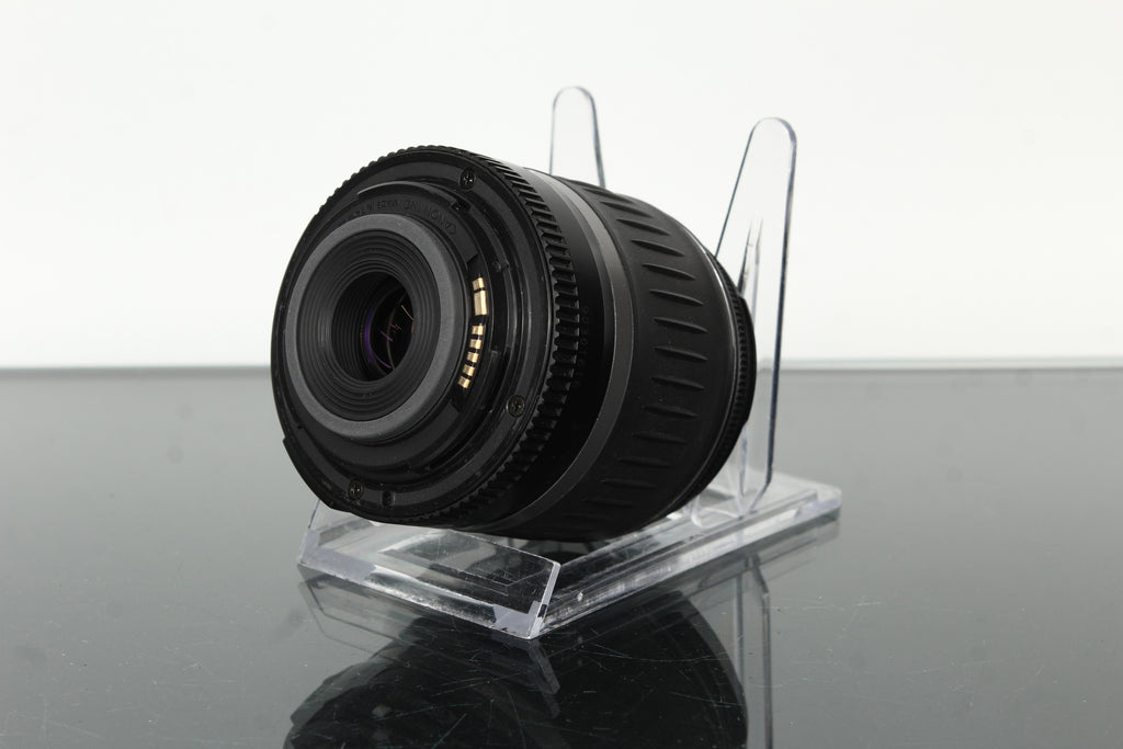 Canon EF-S 18-55mm f/3.5-5.6 Zoom Lens