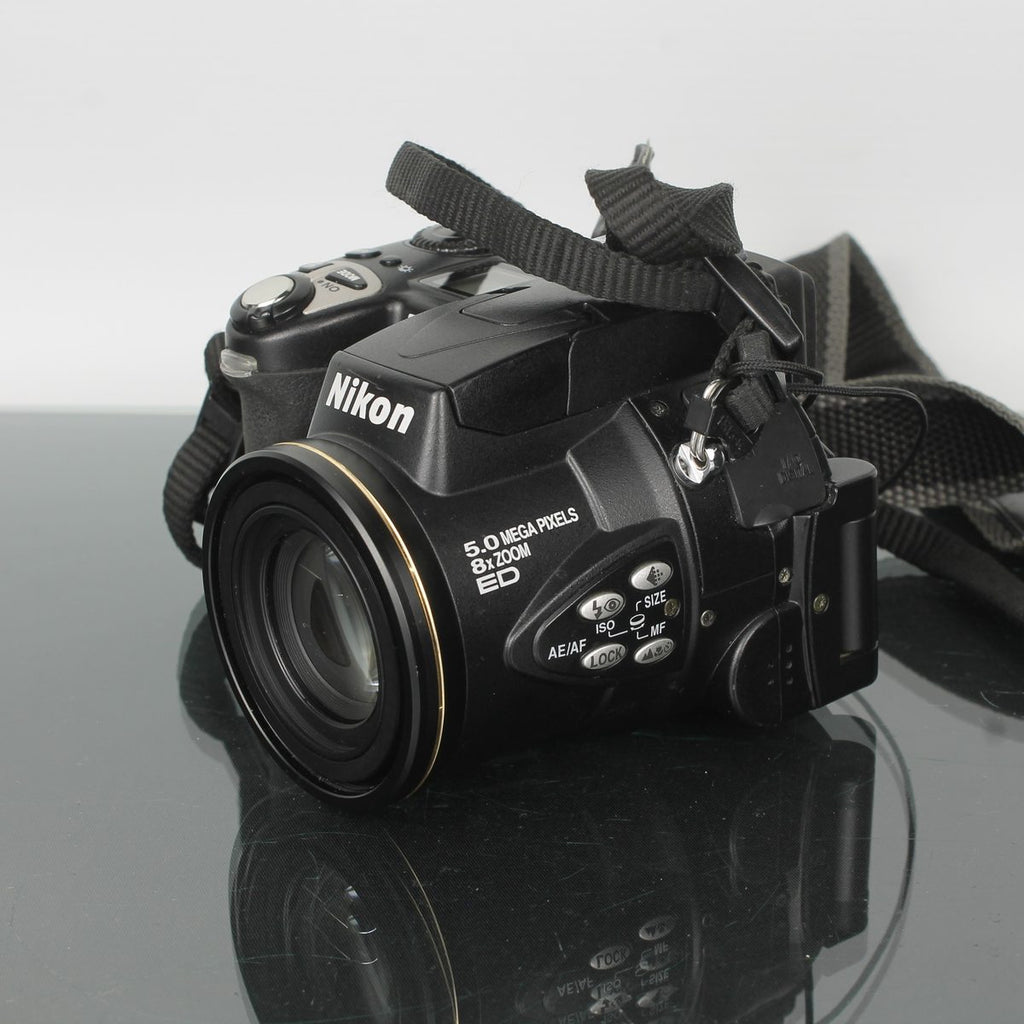 Nikon Coolpix E5700