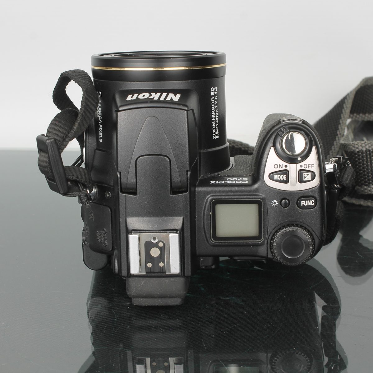 Nikon Coolpix E5700