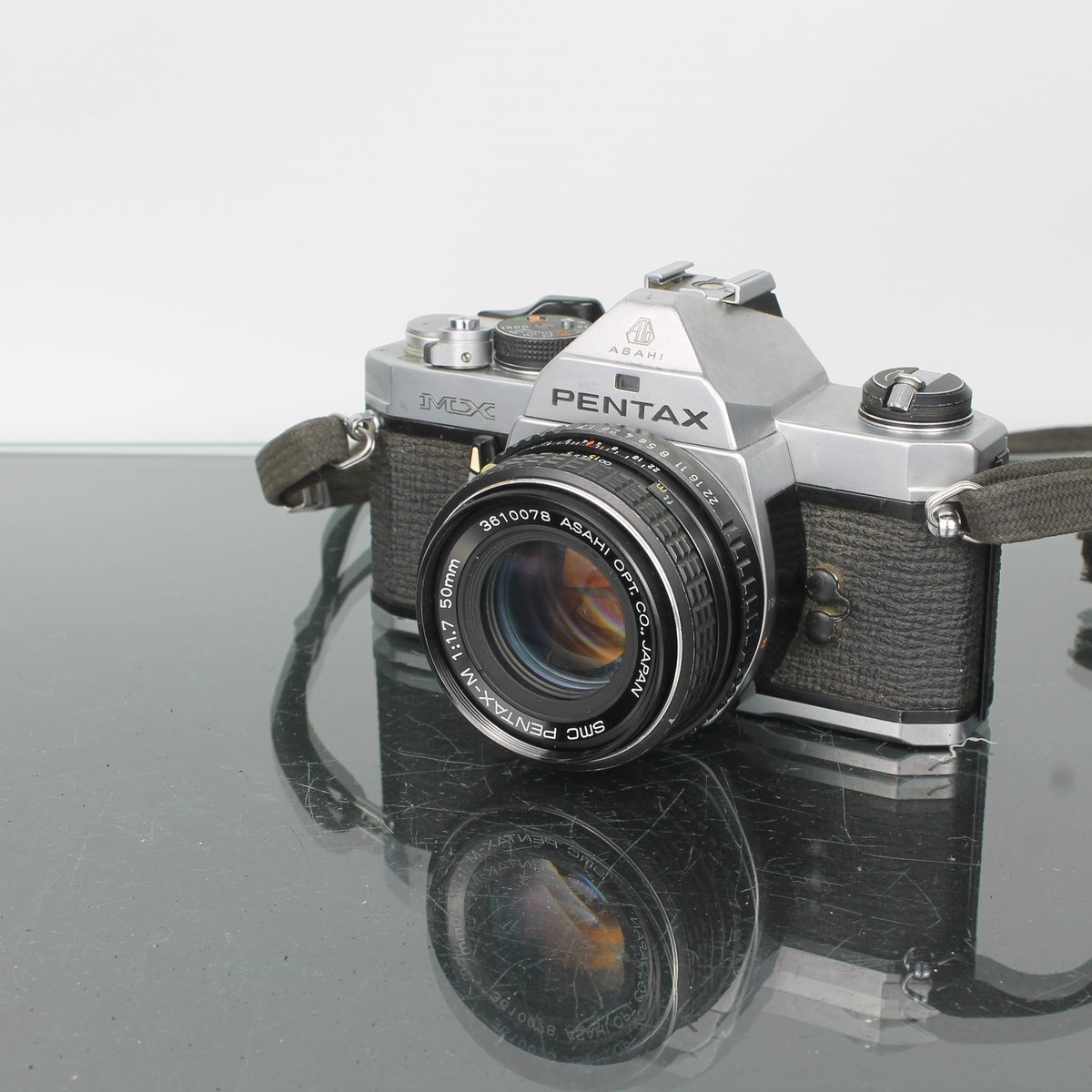 Pentax MX 35mm SLR Camera with 50mm f/1.7 Lens – Dutch|Thrift Pentax MX 35mm SLR Camera with 50mm f/1.7 Lens – Dutch|Thrift
