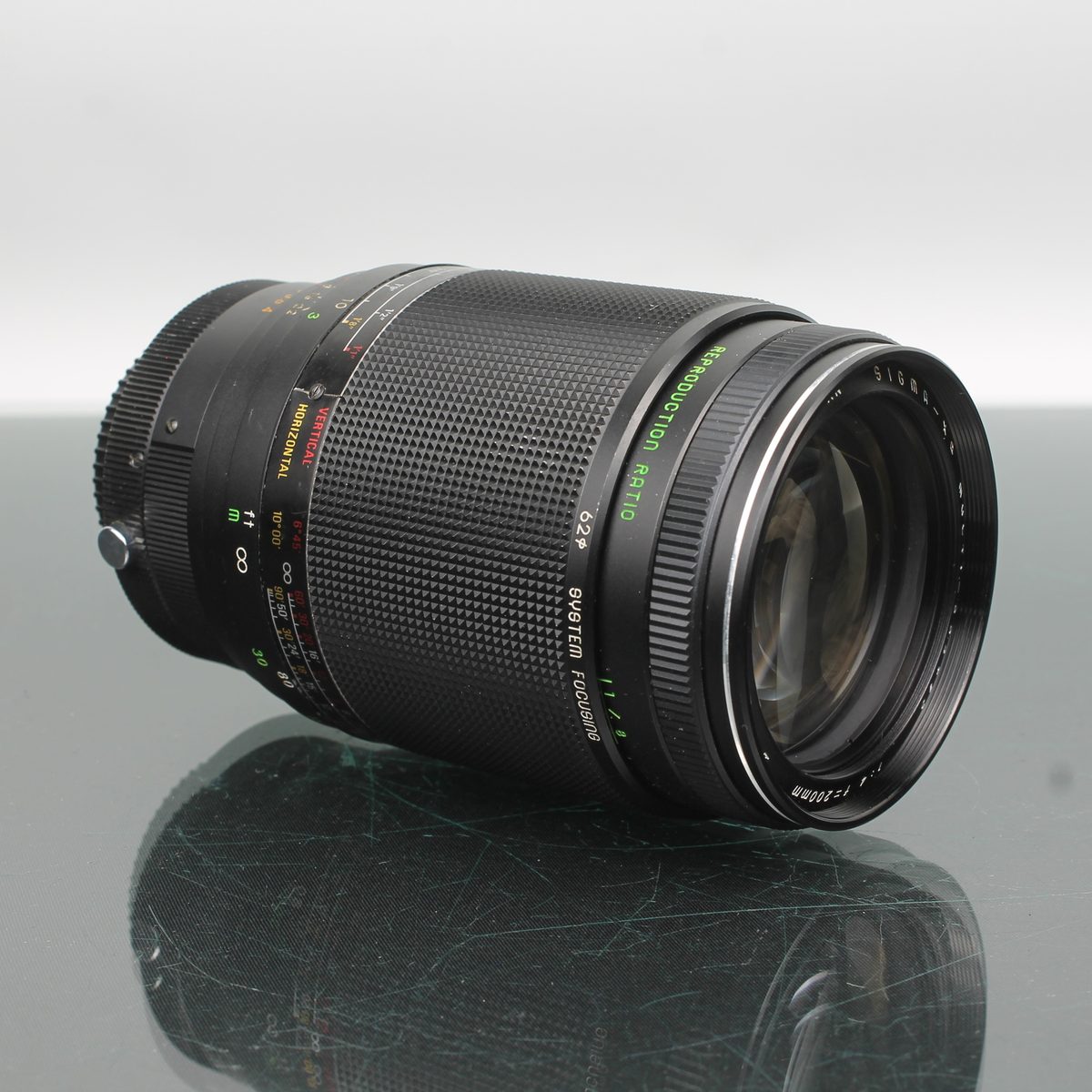 Sigma -XG 1:4 F=200mm