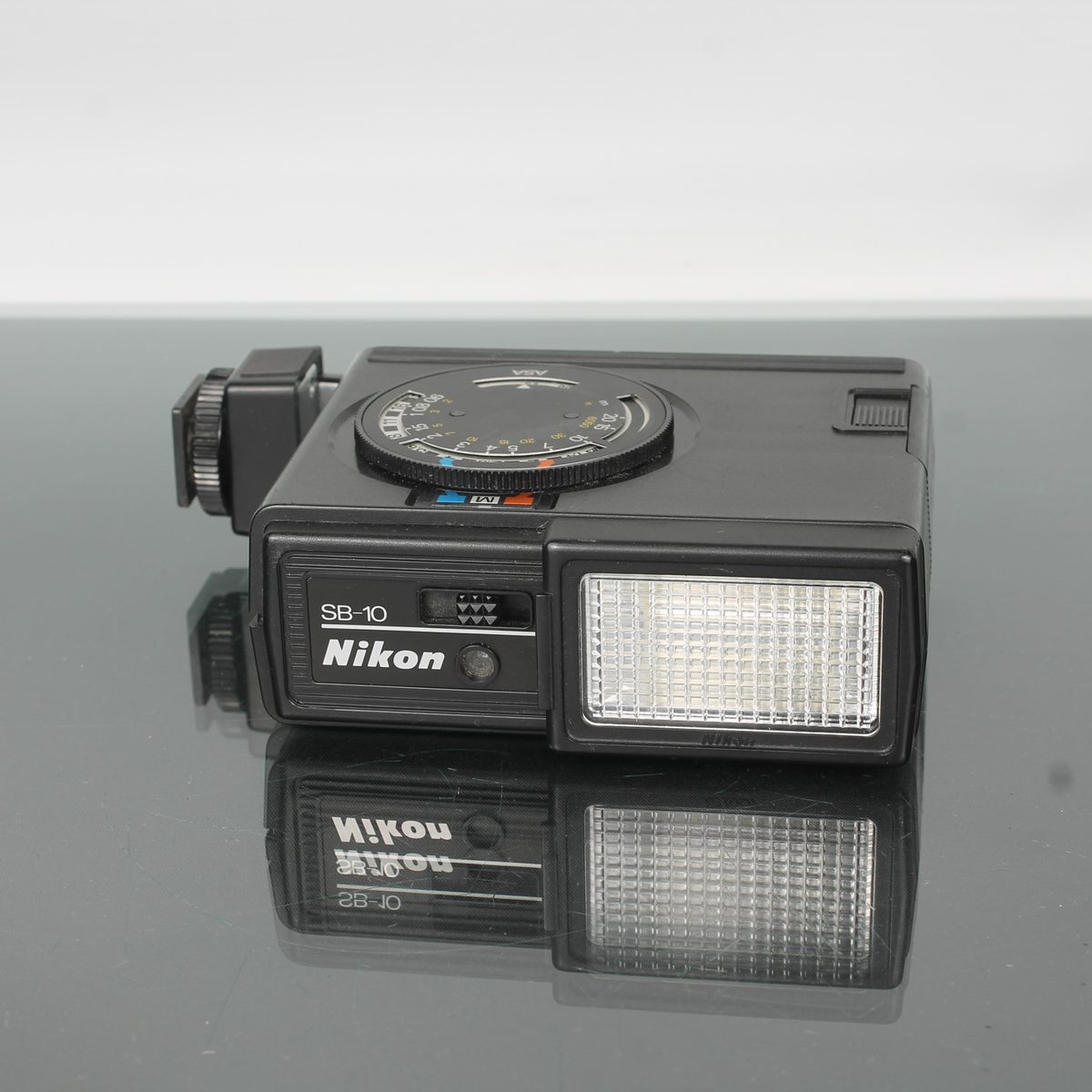 Nikon Speedlight SB-10