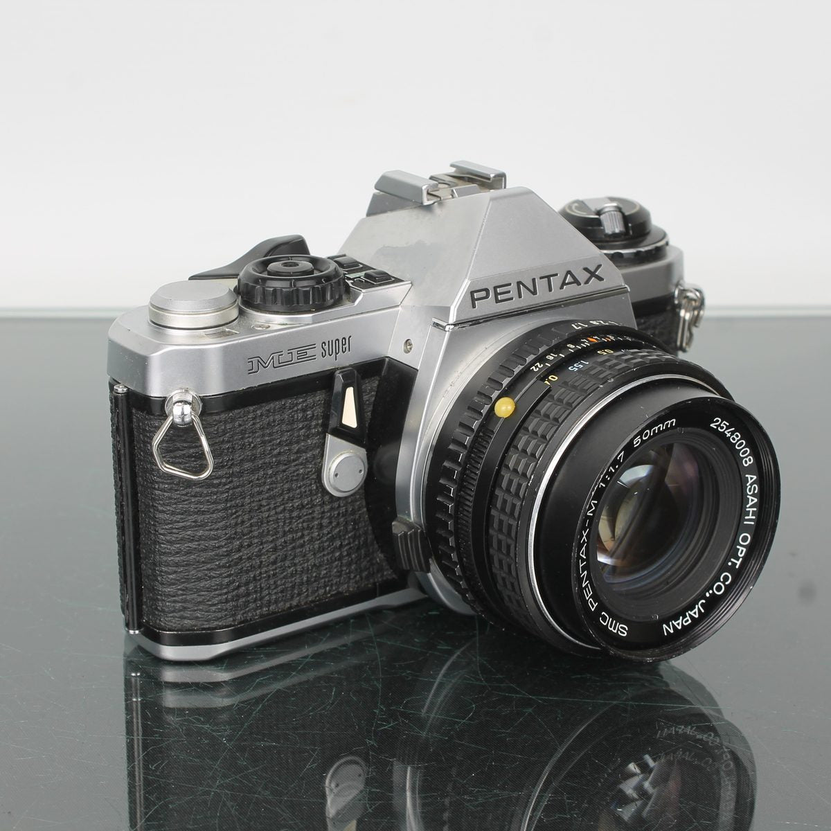 Pentax ME Super with SMC Pentax-M 50mm f/1.7 Lens – Dutch|Thrift
