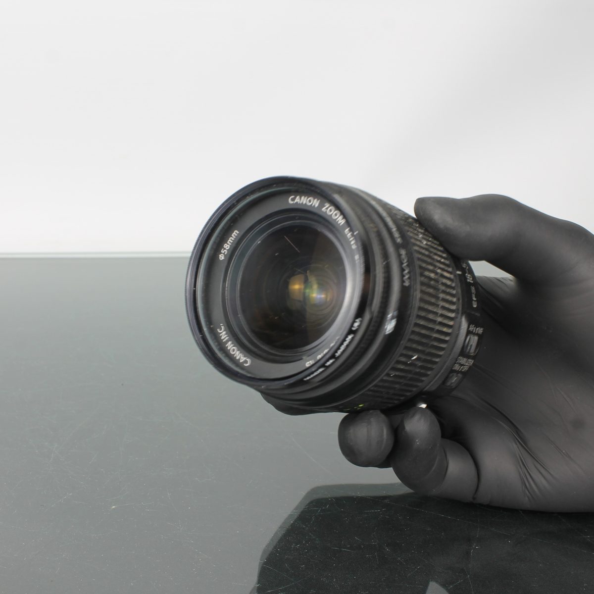 Canon EOS 550D + Canon EF-S 18-55mm 1:3.5-5.6