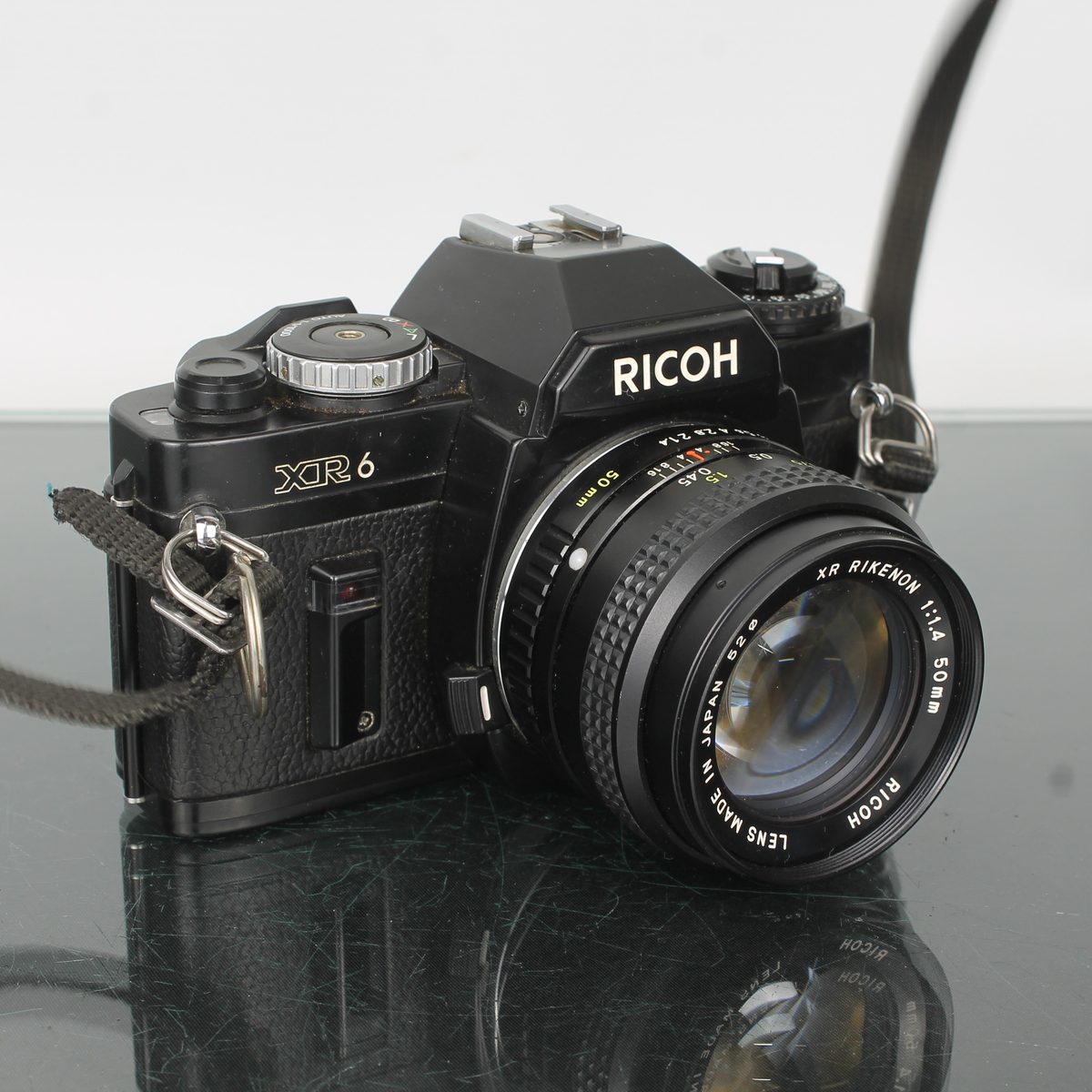 Ricoh XR 6 SLR filmová kamera s objektivem XR Rikenon 50mm f/1.4