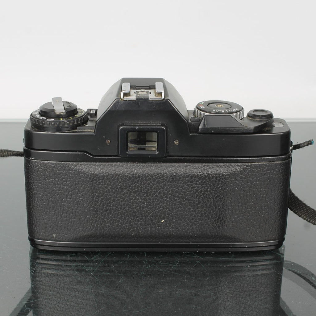 Ricoh XR 6 + XR Rikenon 1:1.4 50mm