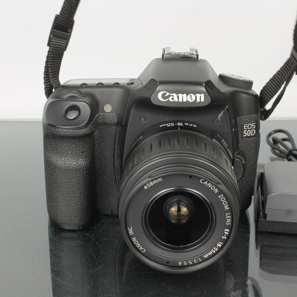Canon EOS 50D + Canon EF-S 18-55mm 1:3.5-5.6