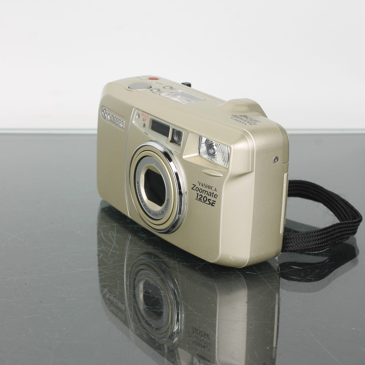 Kyocera Yashica Zoomate 120SE