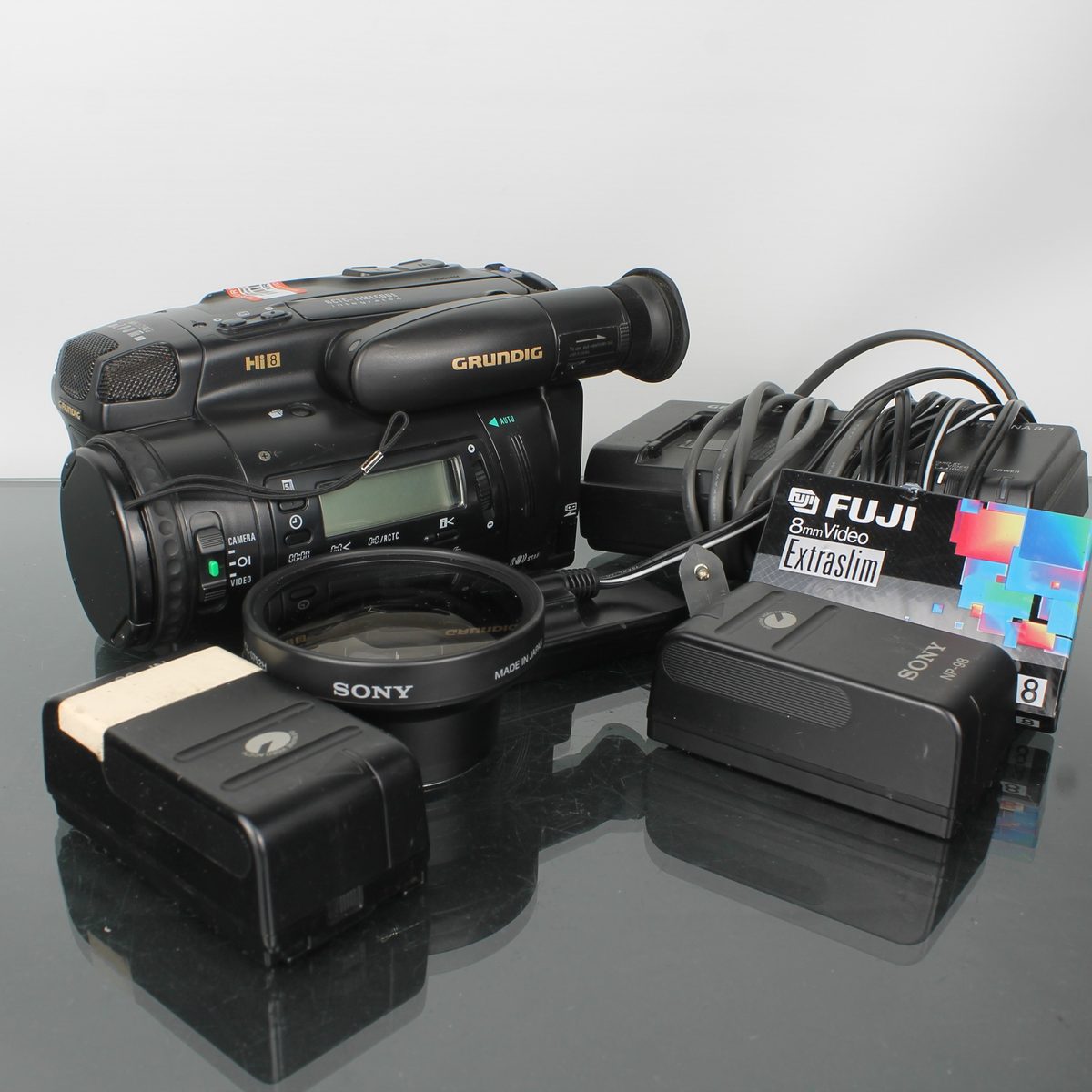 Grundig Hi8 Livecam LC485HE + Sony Wide Conversion Lens