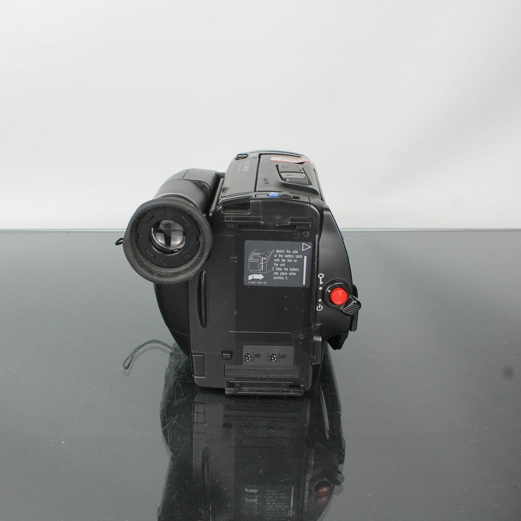 Grundig Hi8 Livecam LC485HE + Sony Wide Conversion Lens