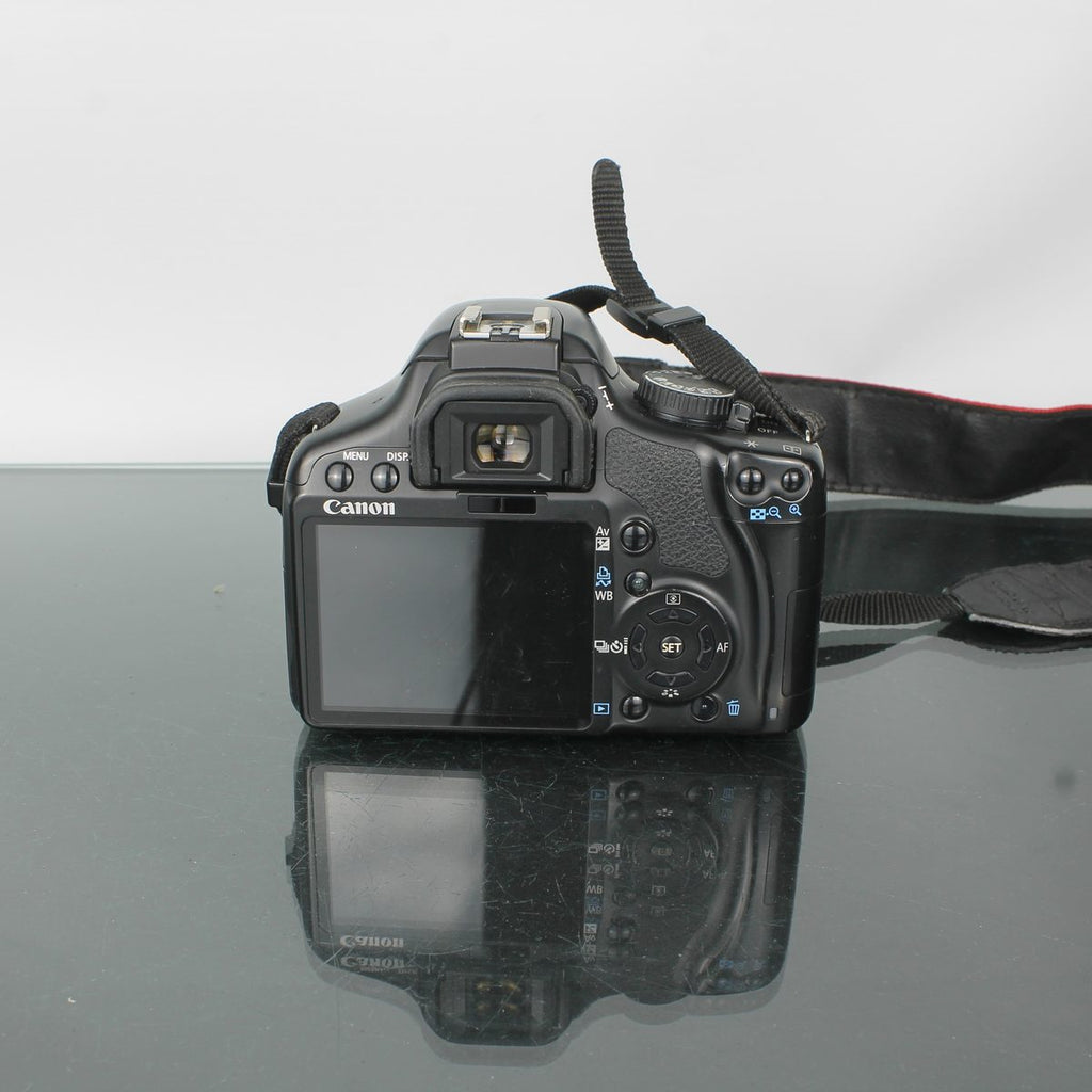 Canon EOS 450D + Canon EF-S 18-55mm f/3.5-5.6