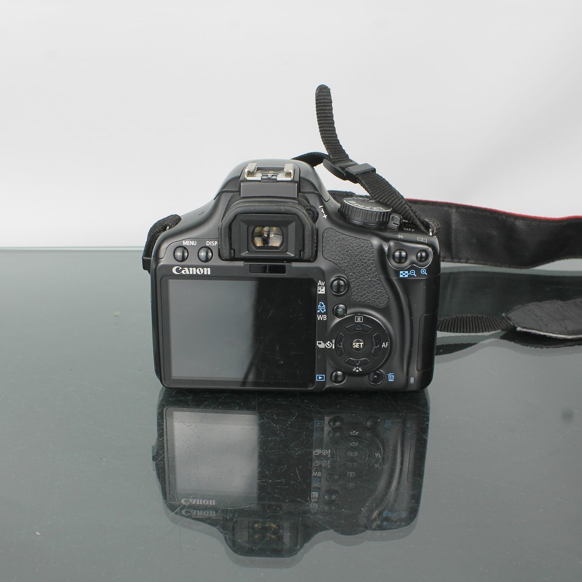 Canon EOS 450D + Canon EF-S 18-55mm f/3.5-5.6