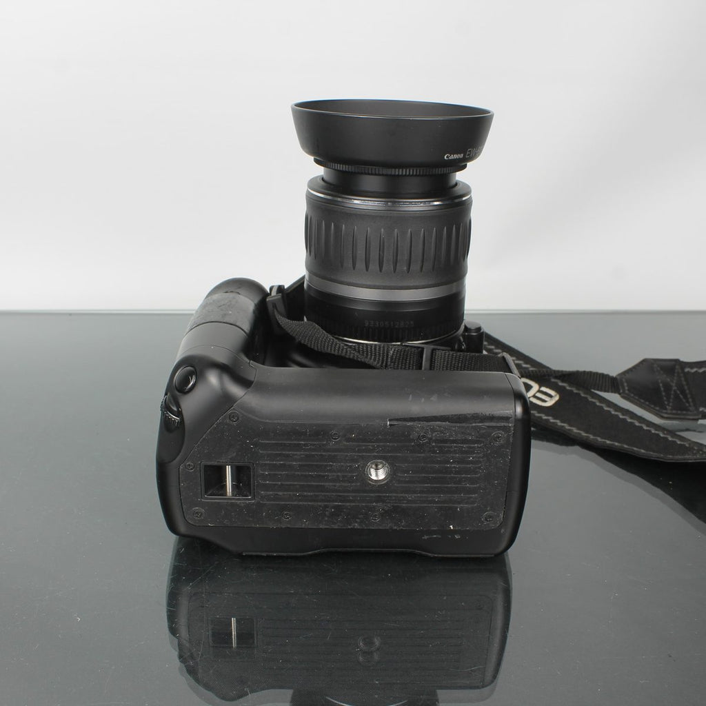 Canon EOS 300D + EF-S 18-55mm f/3.5-5.6