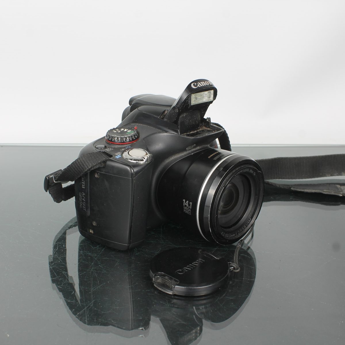 Canon SX30 IS + Canon 4.3-150.5mm 1:2.7-5.8