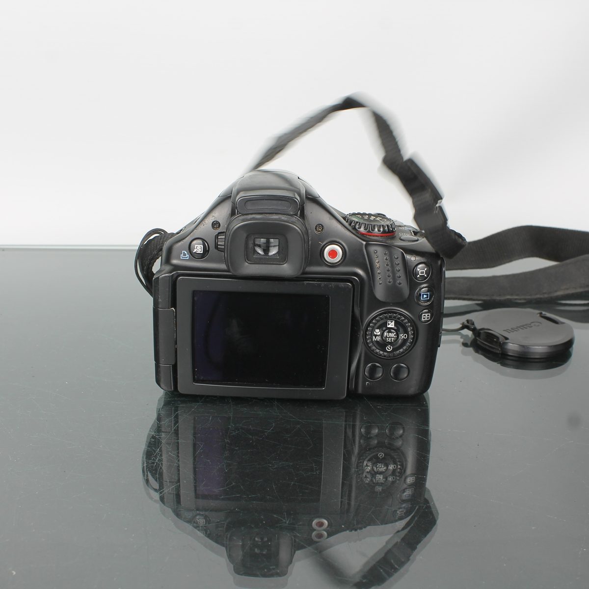 Canon SX30 IS + Canon 4.3-150.5mm 1:2.7-5.8