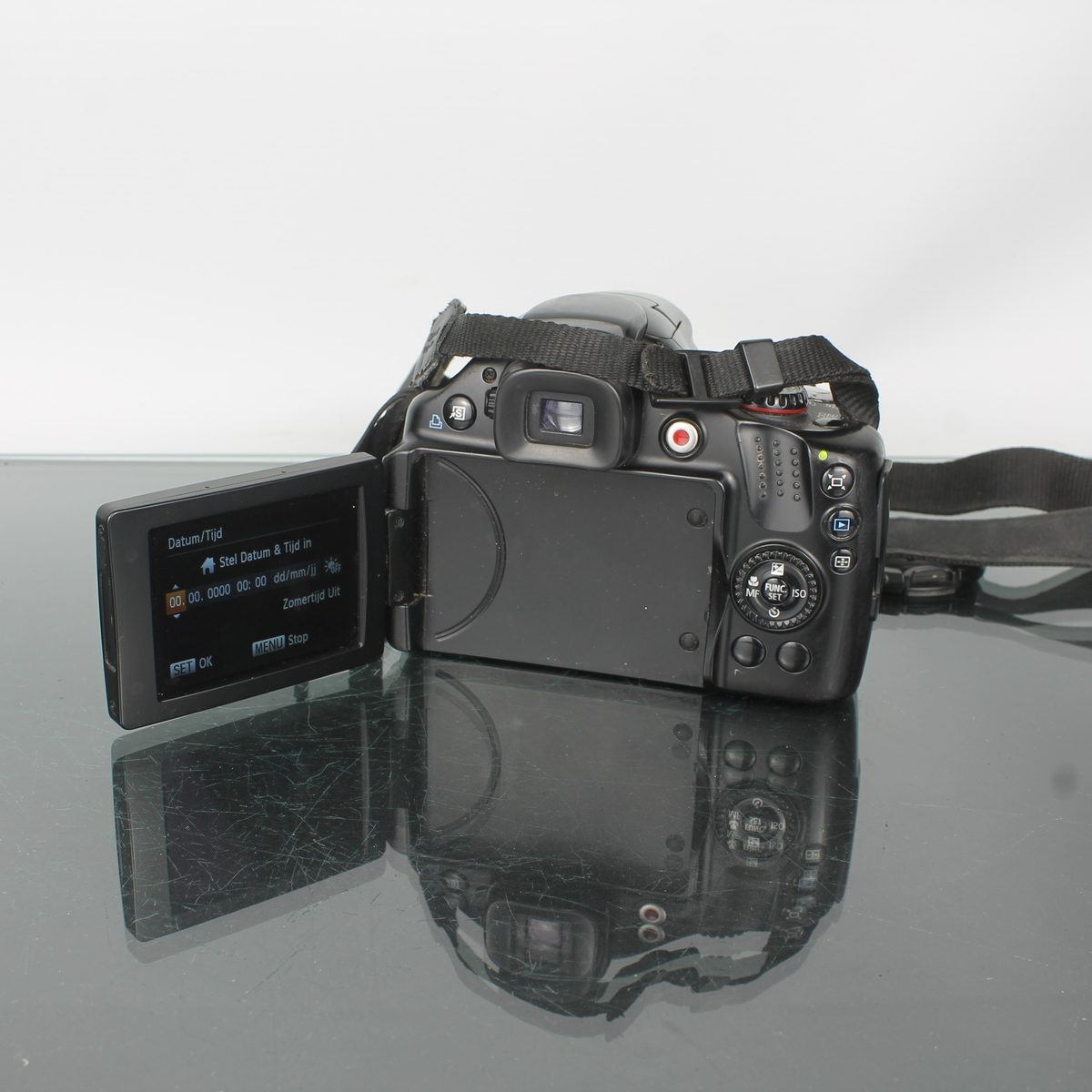 Canon SX30 IS + Canon 4.3-150.5mm 1:2.7-5.8
