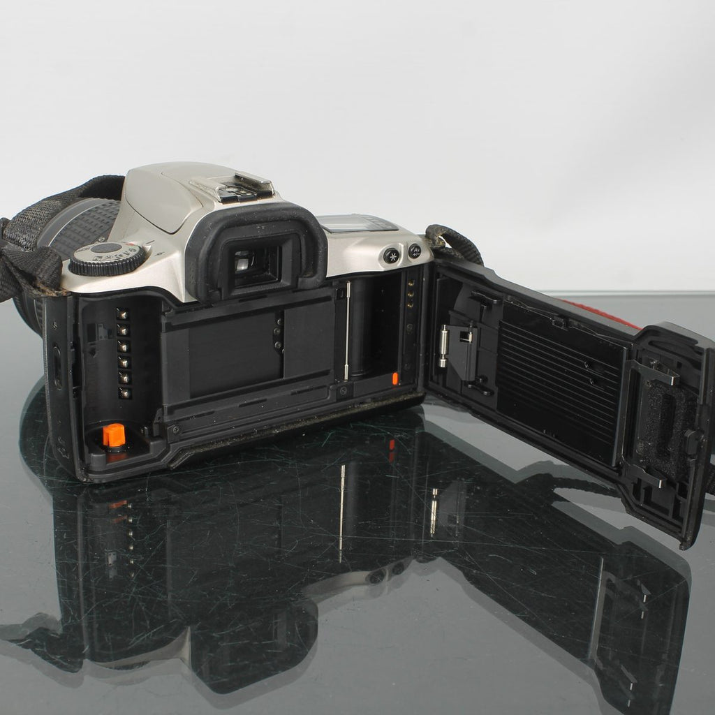 Canon EOS 300 + Canon Zoom EF 28-80mm 1:3.5-5.6