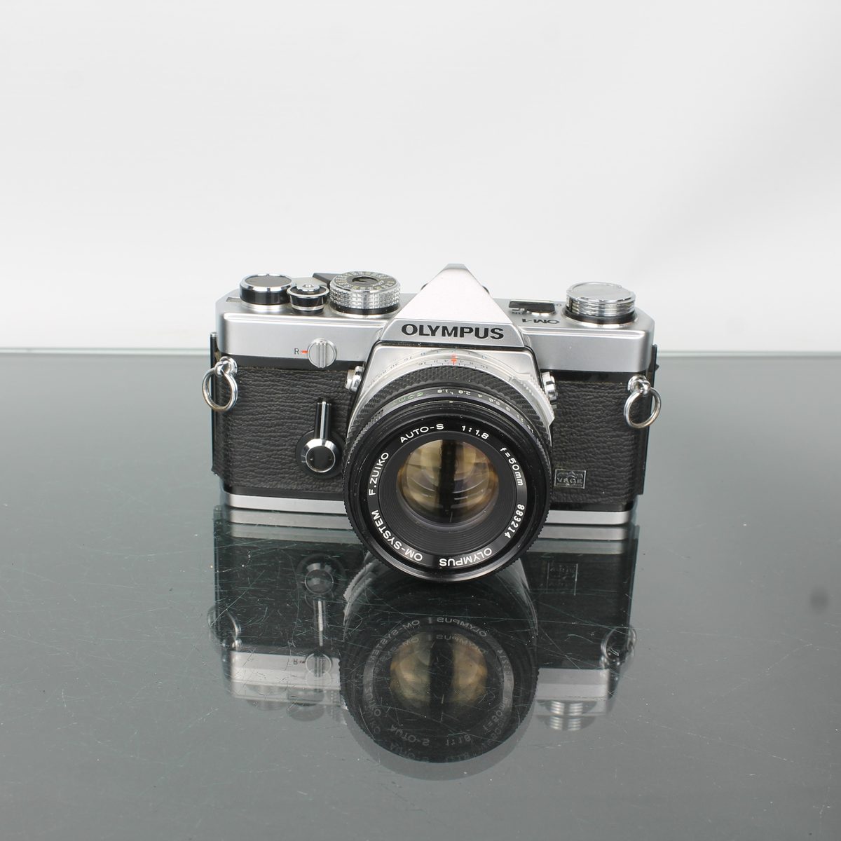 Olympus OM-1 + Olympus Auto-S 50mm f/1.8
