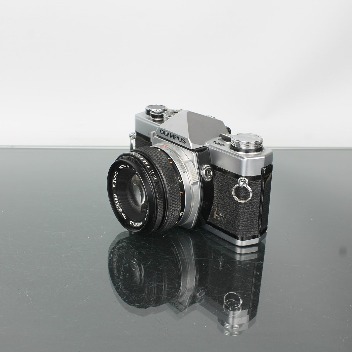 Olympus OM-1 + Olympus Auto-S 50mm f/1.8