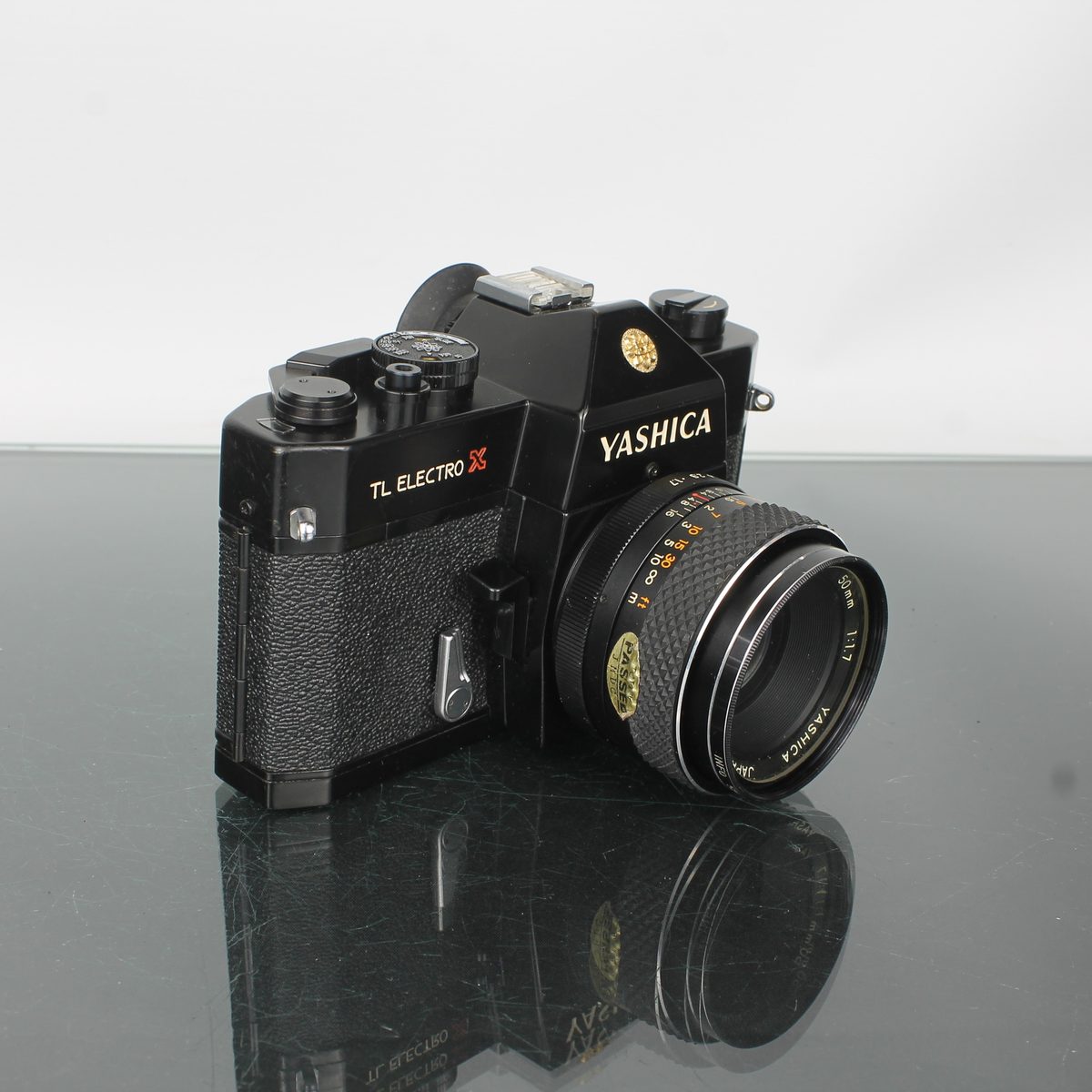 Yashica TL Electro X + Auto Yashinon 50mm f/1.7