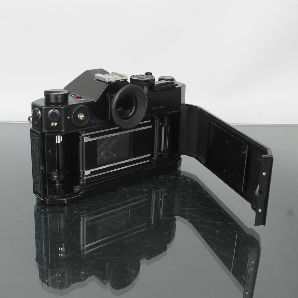 Yashica TL Electro X + Auto Yashinon 50mm f/1.7